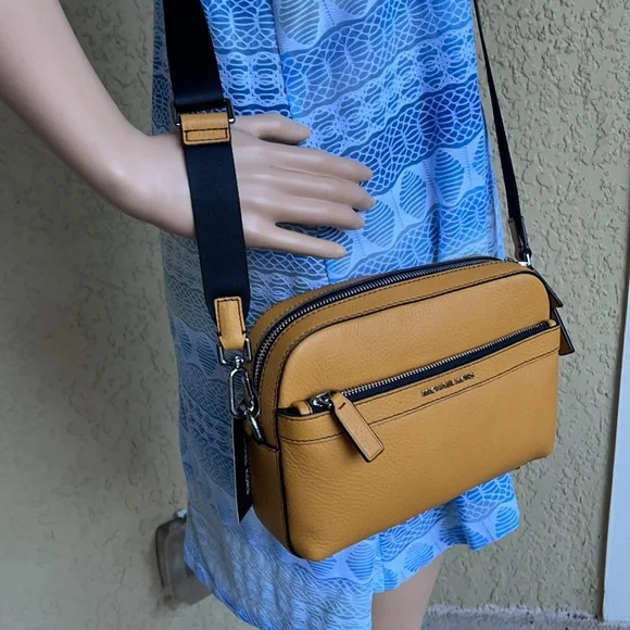 Michael Kors Cooper Utility Crossbody - Picture 14 of 16